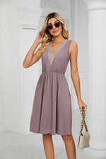 Fashion V-Neck Sleeveless Pleated Solid Midi Dress